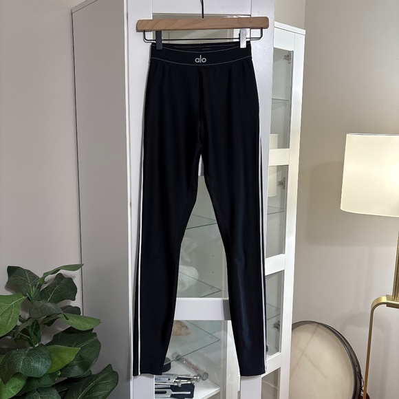 ALO Yoga High-Waist Suit Up Leggings Black XXS - Picture 1 of 6